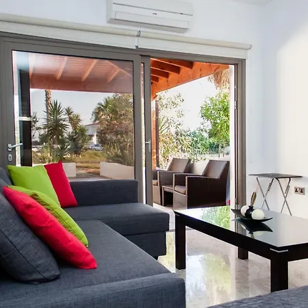 Villa Beach Larnaca Oroklini